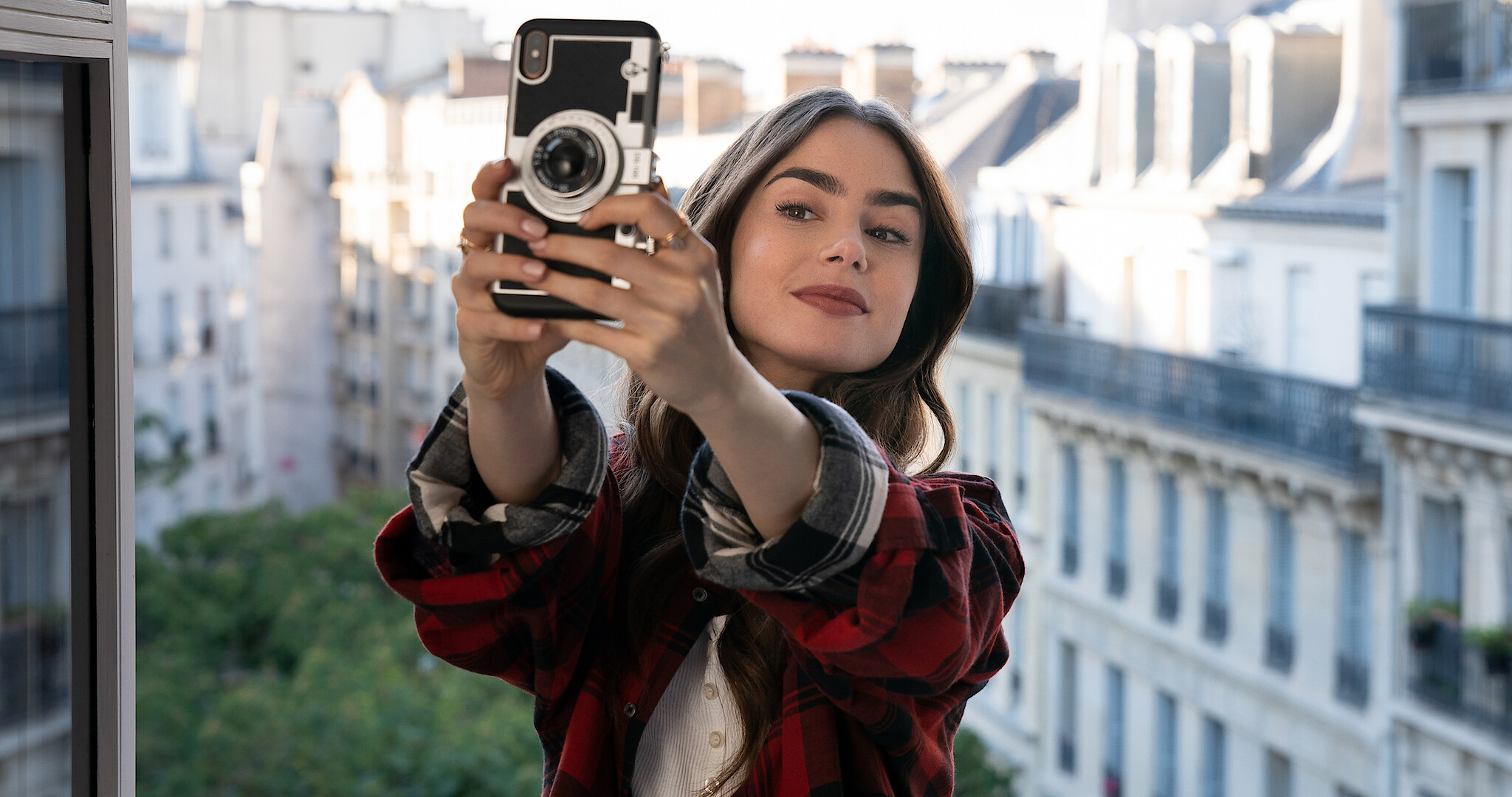 Review: Emily in Paris – Season 1