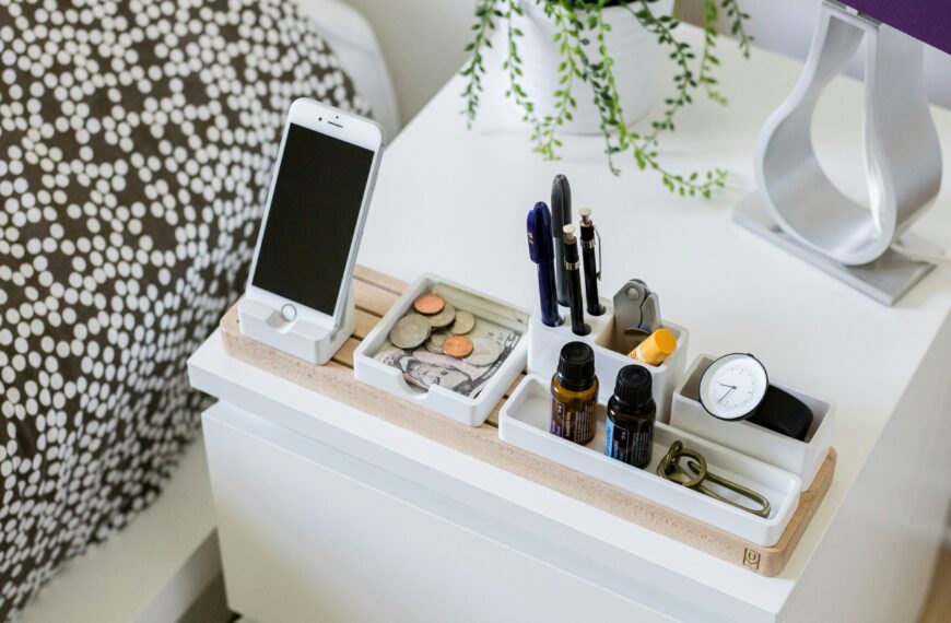 Minimalist Nightstand Organization: What to Keep & What to Toss