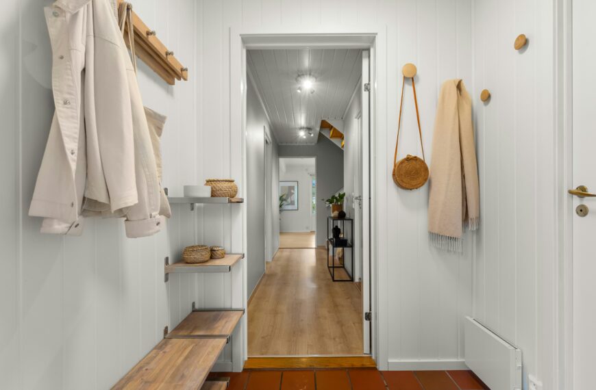 10 Brilliant Entryway Organization Ideas for Small Spaces