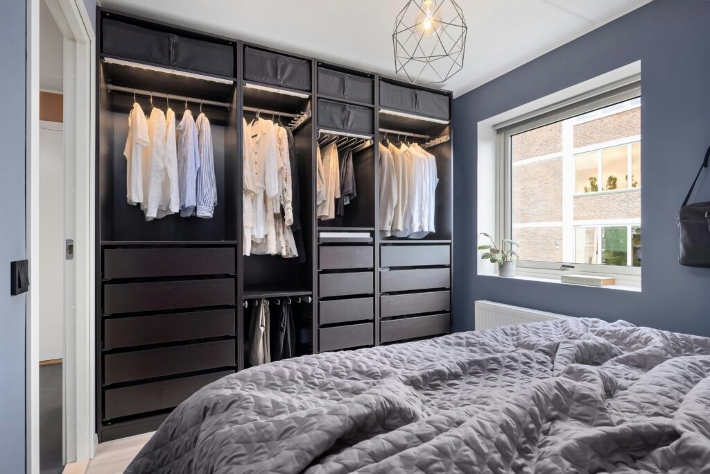 Wardrobe Organization: 11 Smart Systems That Save Time and Protect Your Clothes