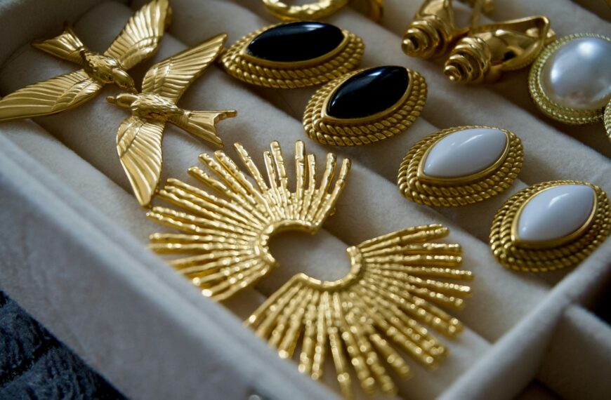 15 Jewelry Organization Ideas That Keep Your Collection Tangle-Free and Easy to Find