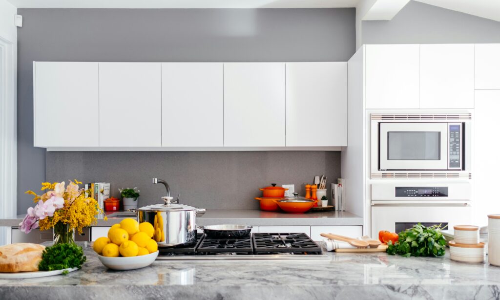 Decluttering Kitchen: The Simple Weekend Reset That Makes Cooking Easier Every Day