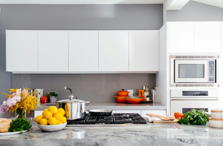 Decluttering Kitchen: The Simple Weekend Reset That Makes Cooking Easier Every Day