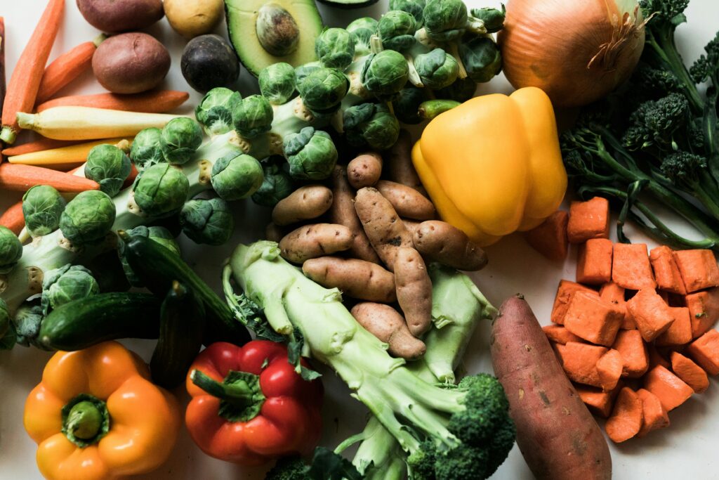 15 Easy Vegetables to Grow From Kitchen Scraps (without Burning A Hole in Your Pocket)